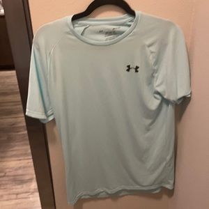 Under armour - size small Light blue, heat gear T-shirt